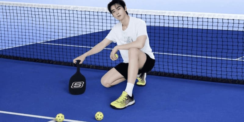 Luật chơi Pickleball quy định trong giao bóng